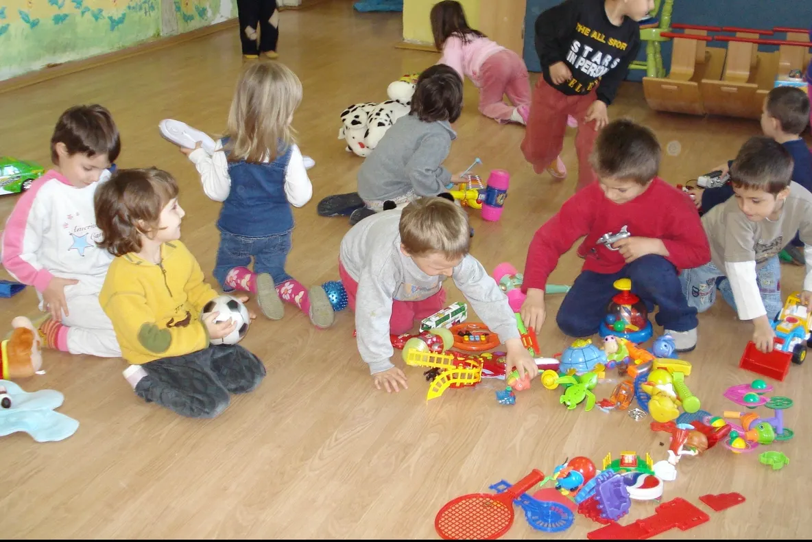 Creşele din Piteşti nu au locuri suficiente . 116 copii au rămas neînscrişi