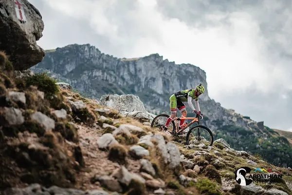 Ciclist rănit grav la concursul Carpathian MTB Epic 2018! Va fi preluat de un elicopter SMURD