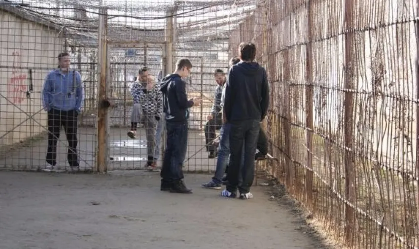 Deținuți de la Penitenciarul Mioveni, actori într-un teatru de improvizație