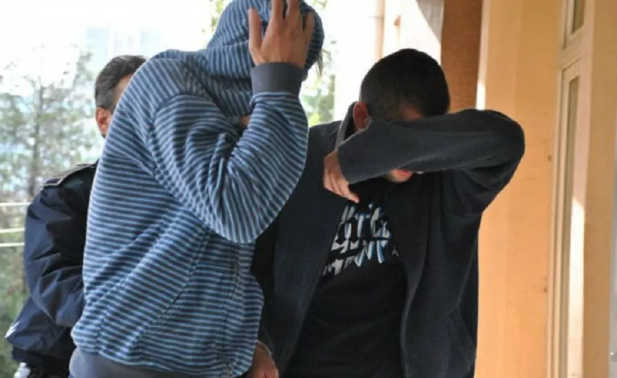 Tâlhari reținuți după ce au furat 130 lei! Unul este recidivist