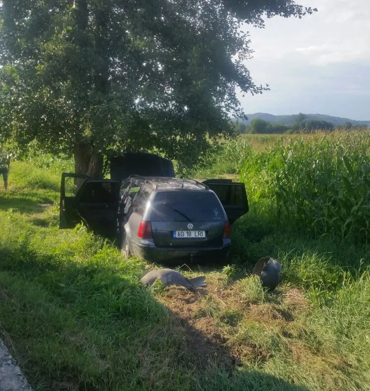 Mama şi doi copii, minori, răniţi în accident, la Bălileşti
