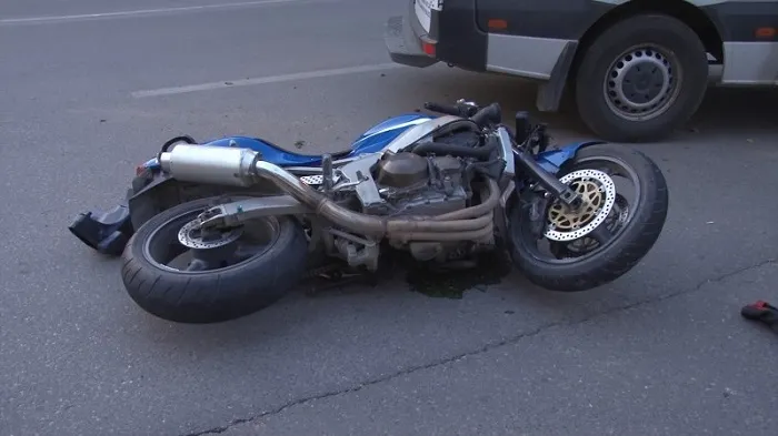 Peripeții pe o motocicletă! A făcut accident și a fugit de la locul faptei
