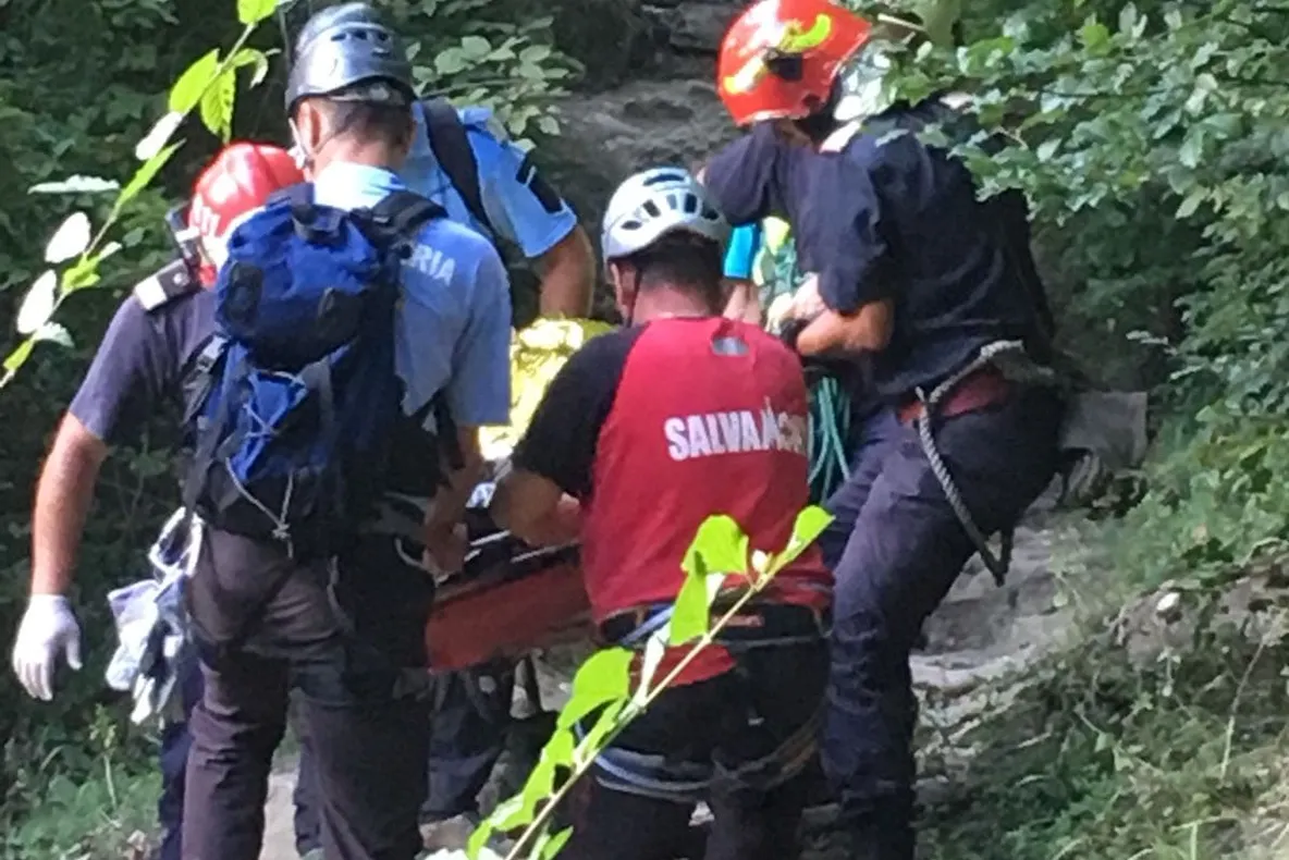 Update-Tragedie la mănăstire! Urca la Cetăţuia când s-a prăvălit în râpă