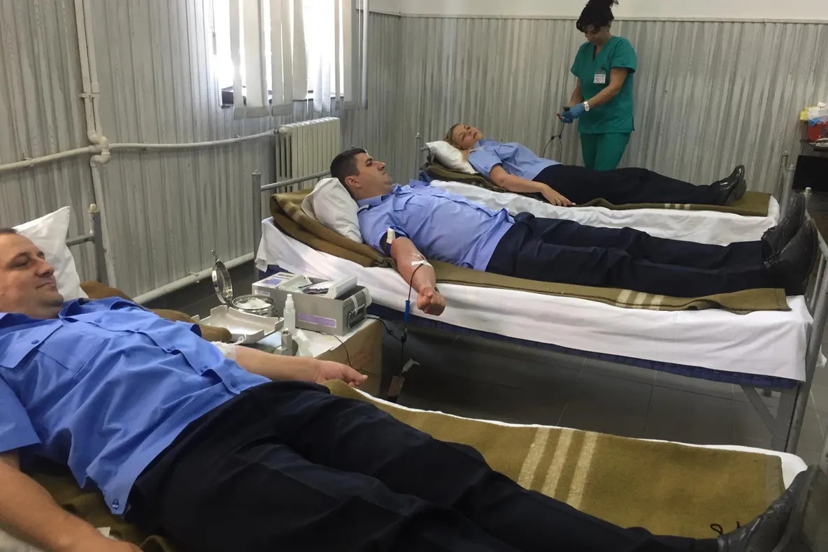 Jandarmii, donatori de sânge în campania "Colecta mobilă"