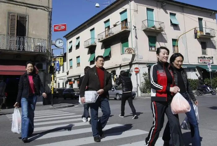 Chinezii şi-au prelungit, ilegal, şederea în România!
