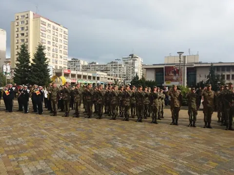 A avut loc depunerea de jurământ, în Piaţa Vasile Milea, din Piteşti