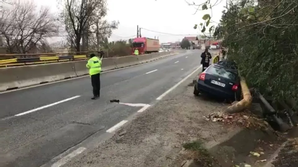 Accident grav la Mărăcineni! Un copil şi o femeie grav răniţi
