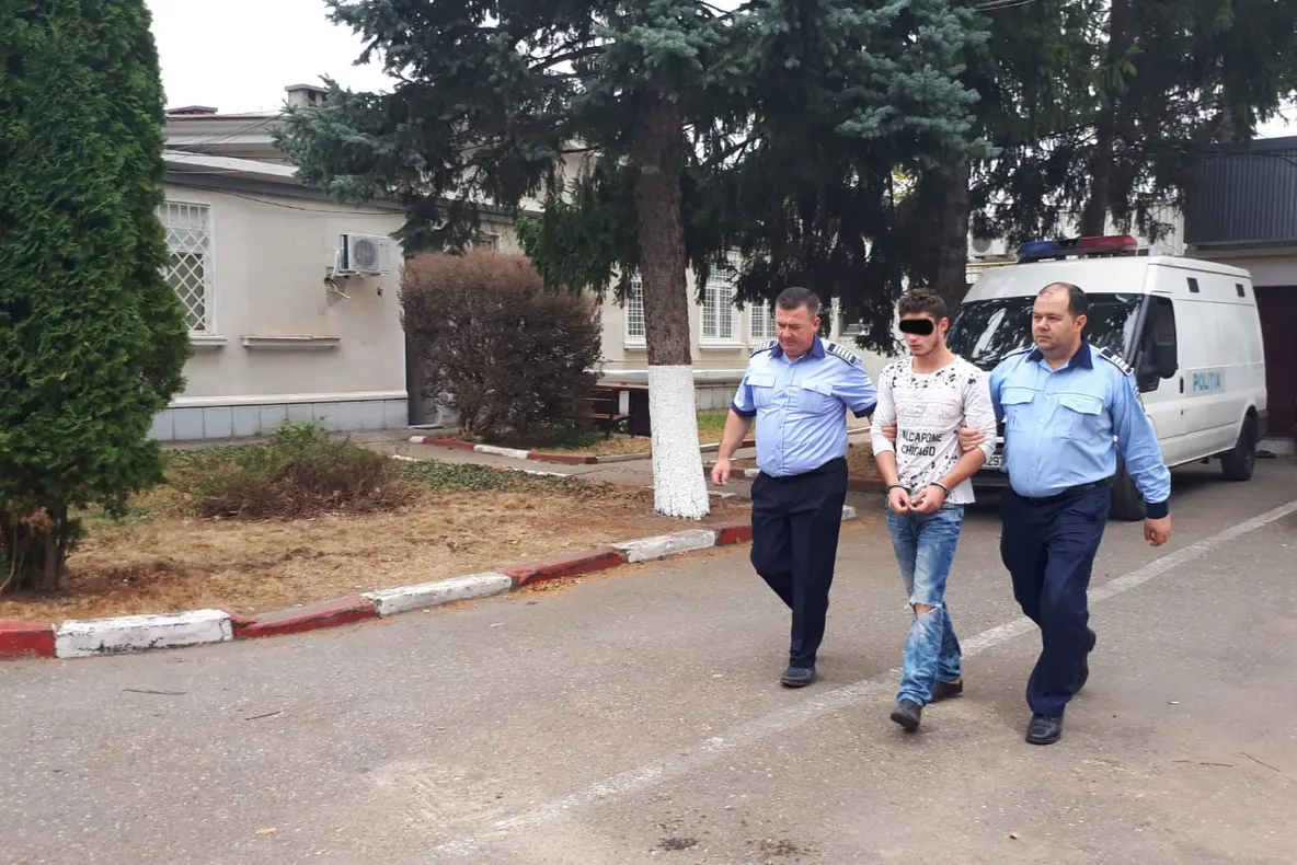 Hoţ ghinionist! A ajuns în arest pentru mai multe acuzaţii