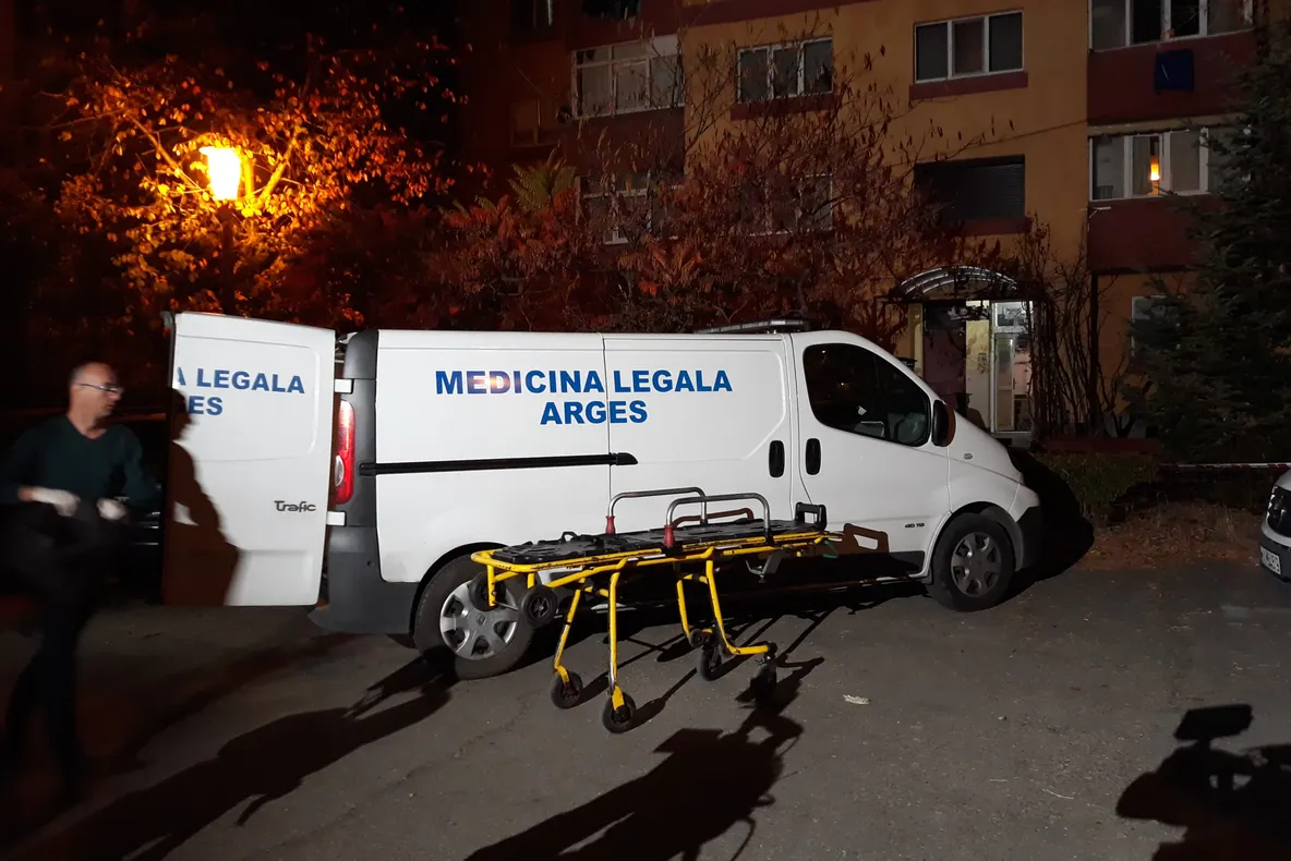 VIDEO-Detalii cutremurătoare! Polițistul i-a pus fiului pistolul la cap și a tras