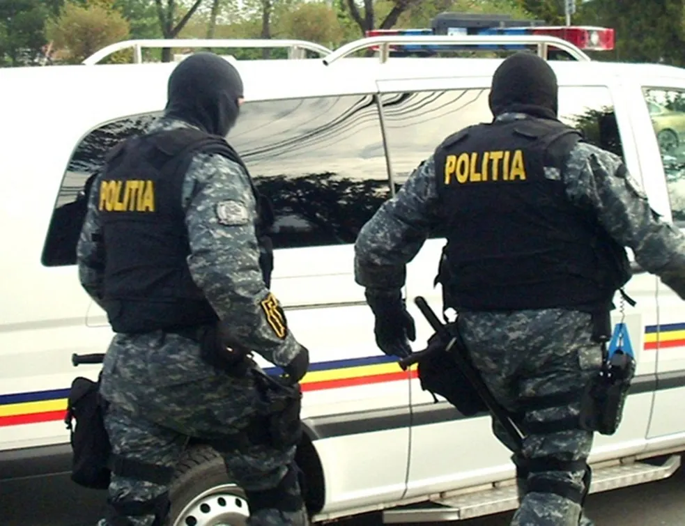 Percheziţii la fermieri suspectaţi de furt de oi! Descinderile în desfăşurare