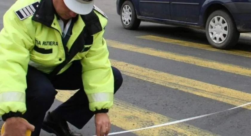 A lovit un pieton și a fugit! Șoferul a fost identificat pe aceeași stradă cu accidentul