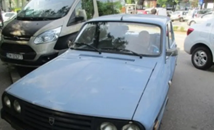 Hoțul care fură numai mașini Dacia a fost reținut din nou! Al treilea furt în 5 luni