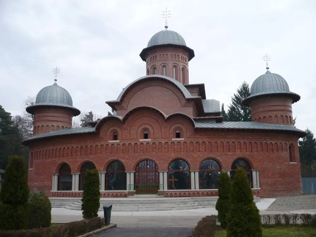 Osemintele Regelui Carol al II-lea vor fi aşezate în noua Necropolă Regală de la Curtea de Argeş