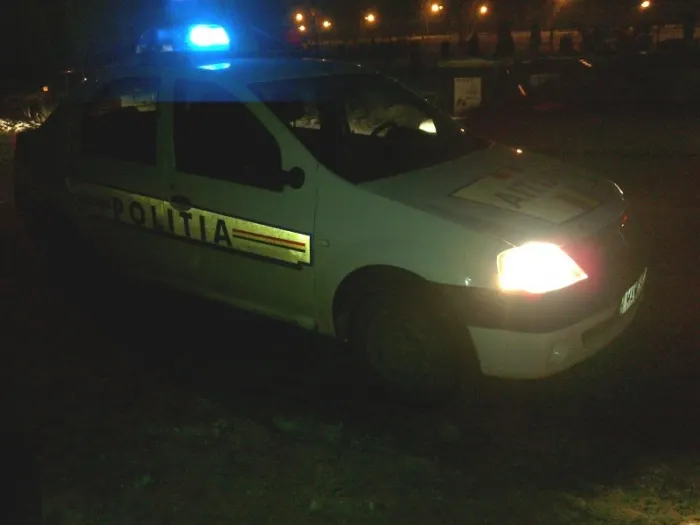Bărbat reținut pentru ultraj, în Mioveni! A mușcat un polițist de braț