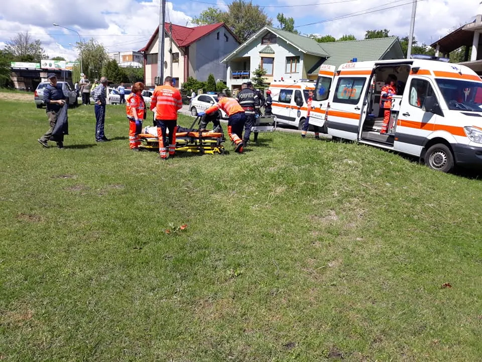Pietoni loviți de o mașină, la Pitești! Soț și soție, transportați la spital