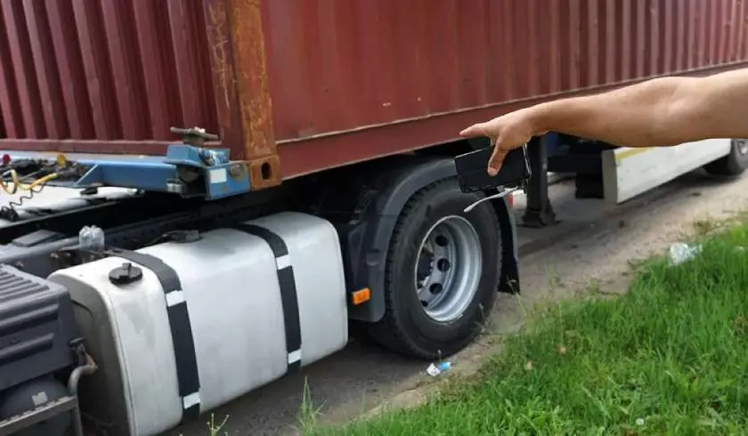 Şofer prins furând motorină din TIR-ul pe care lucra