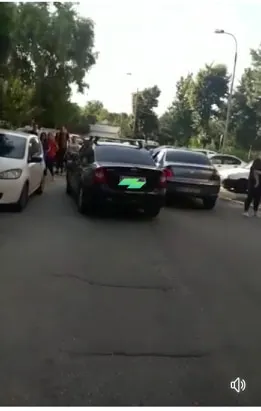 Incident înainte de intrarea la BAC! Elev implicat într-o altercaţie