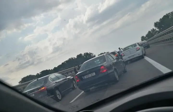 Trei tamponări şi un accident pe A1, în câteva minute