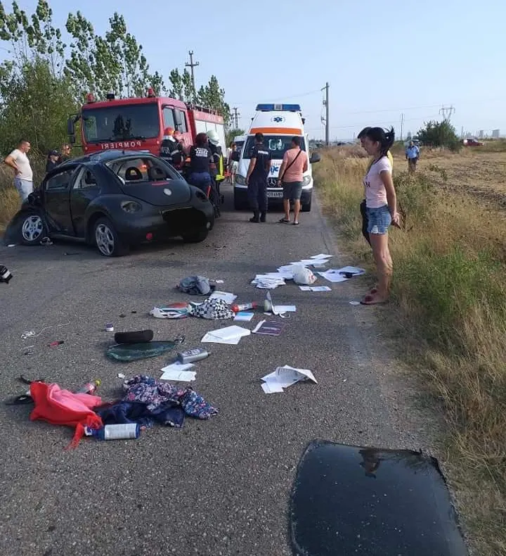 Tânără decedată după ce s-a răsturnat cu maşina pe un drum judeţean
