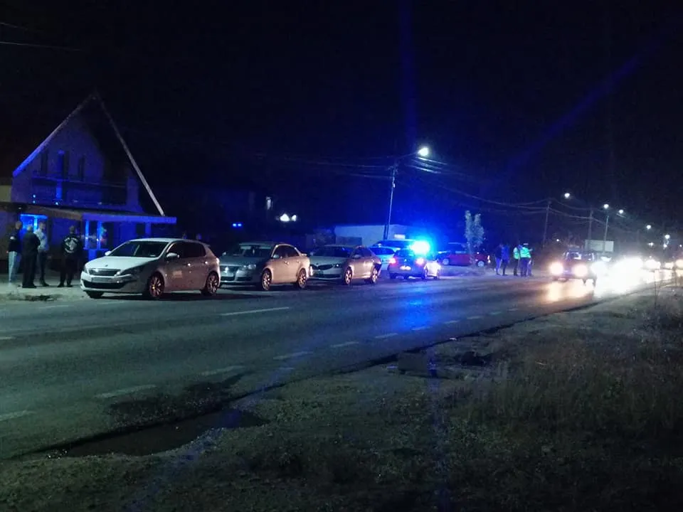 Gravidă și doi copii, răniți în accident la Albota, pe DN 65