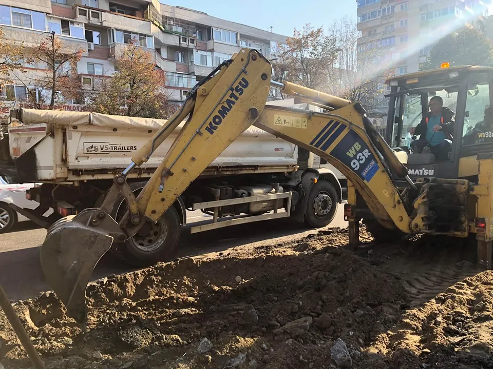 Lucrări într-o intersecţie din Piteşti! Se lărgeşte o bandă de mers