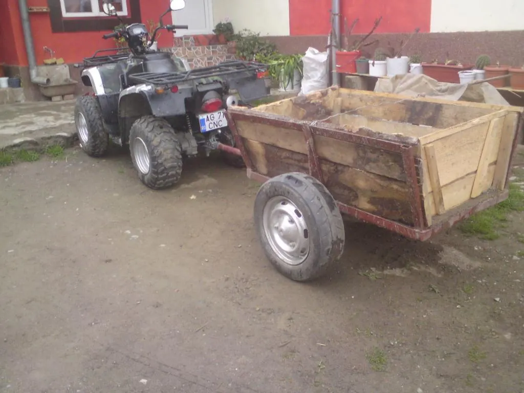 S-a răsturnat cu un ATV la Morăreşti şi a ajuns la spital