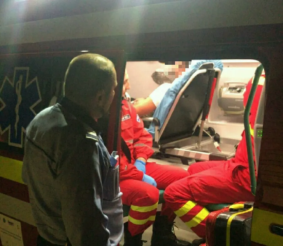 Tânăr sinucigaș salvat de polițiști! Prins în timp ce voia să-și ia zilele