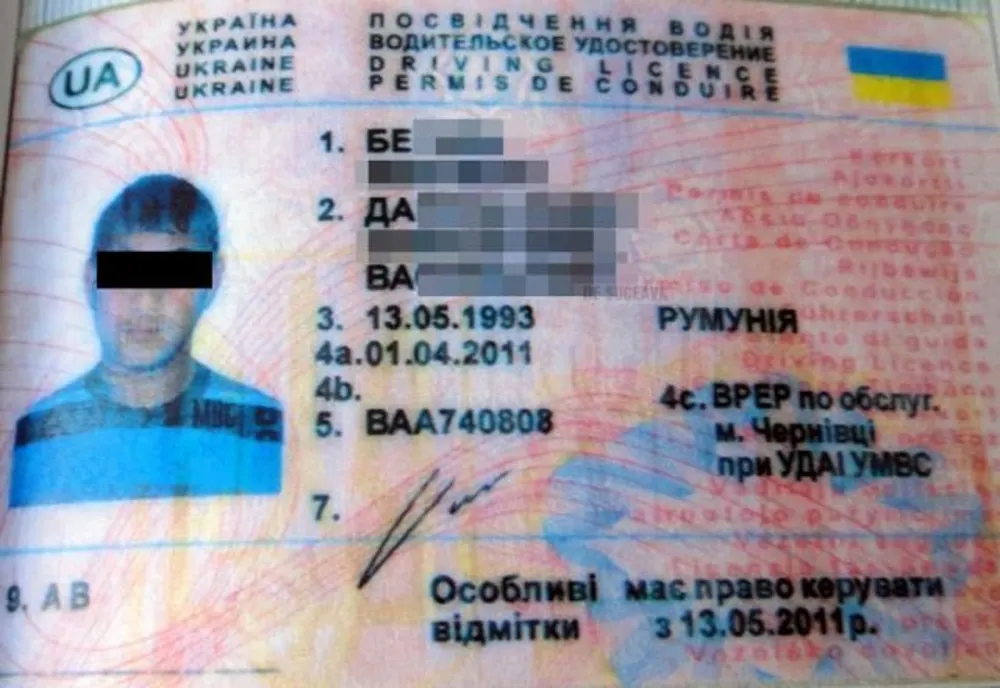 Prins de trei ori, conducând cu permise false!