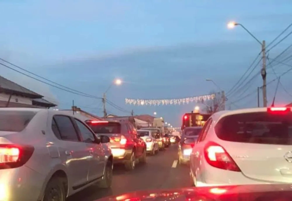 Femeie izbită în plin de mașină pe trecerea de pietoni!