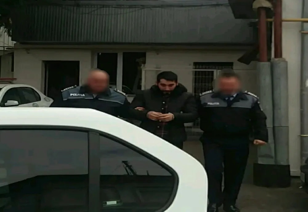 Şoferul a încasat banii în locul patronilor, pentru cursele efectuate