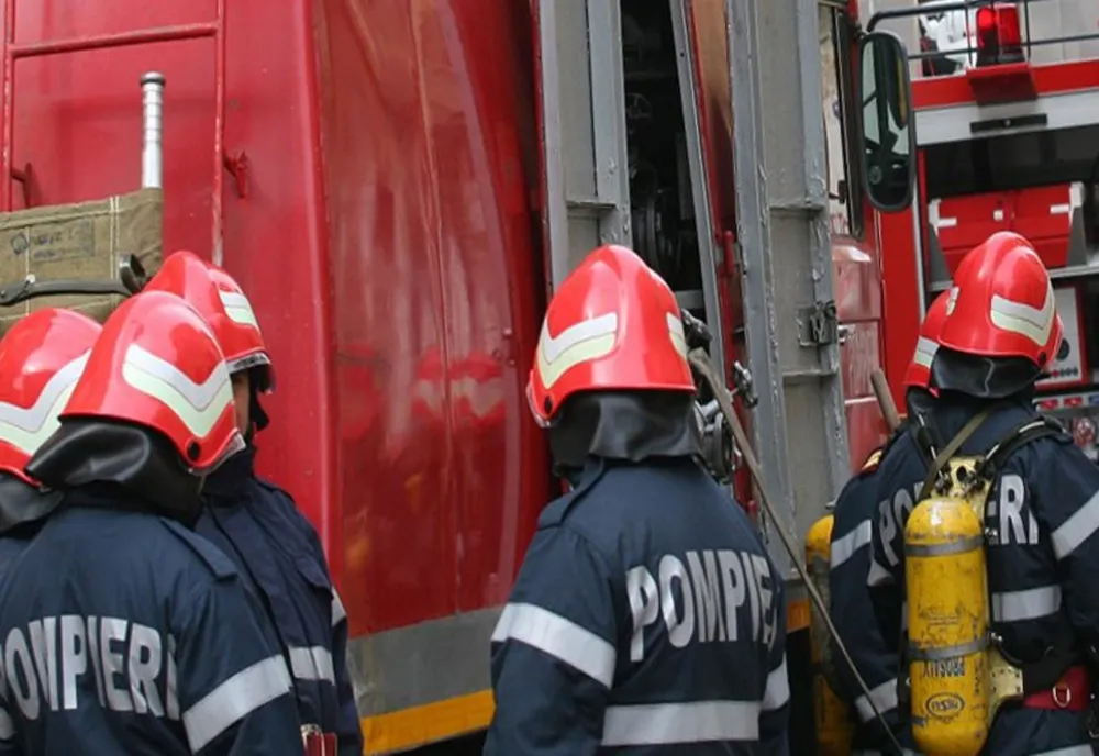 Din cauza unei țigări, a luat foc casa!