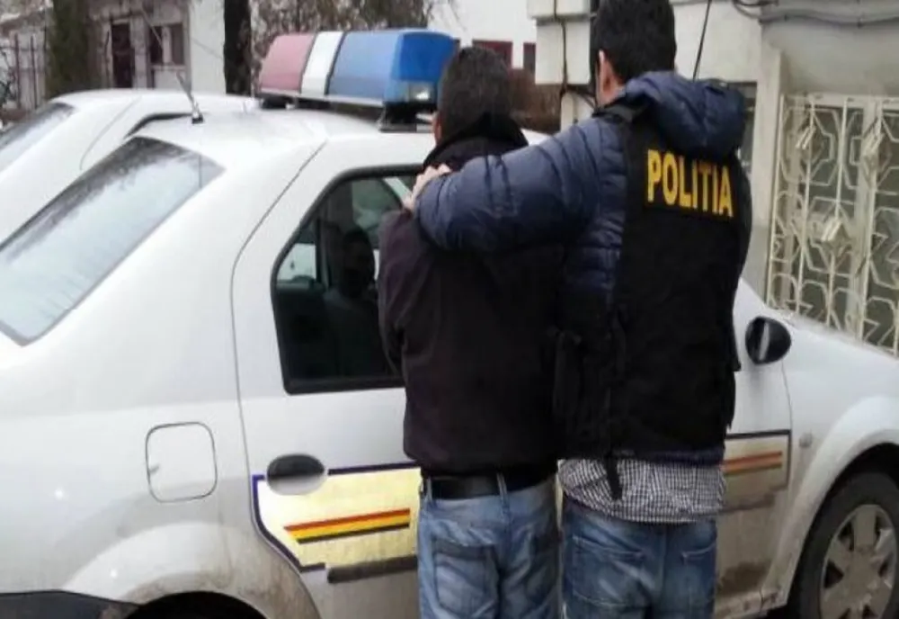 Riscă închisoarea după ce au furat coniac și țigări!