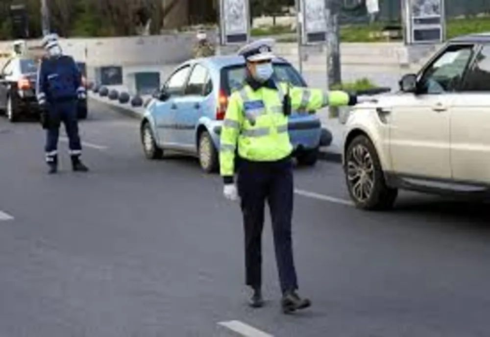 Trei tineri inconștienți au fost plasați în carantină