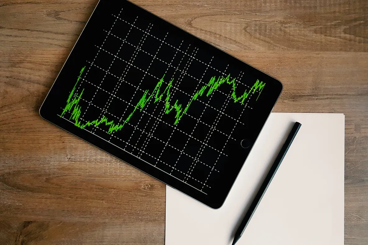STUDIU TERMENE.RO: 15.68% dintre hotelurile și restaurantele din Argeș solicită certificatul pentru situații de urgență. 12.05% aplică la programul IMM Invest (P)