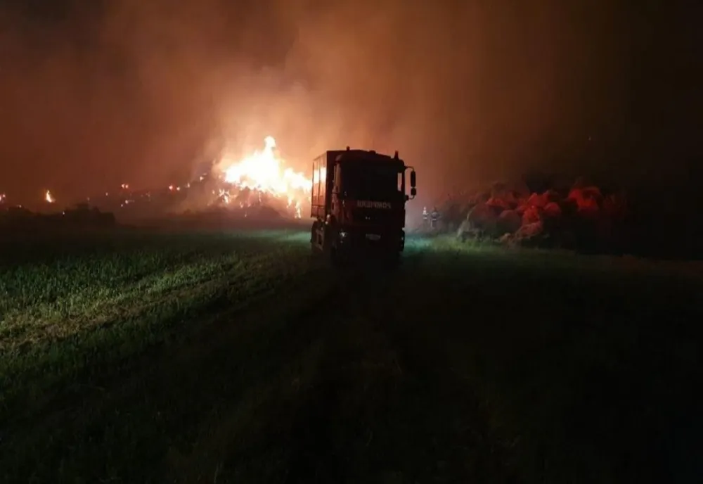 Incendiu în apropiere de un supermarket din Câmpulung