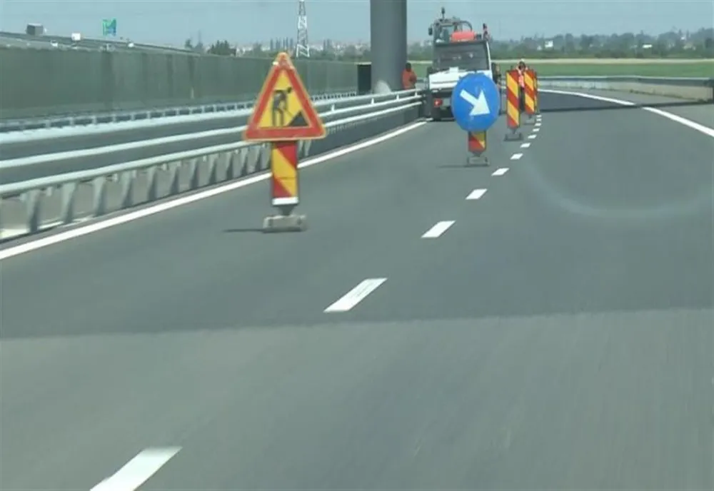 Ceață în mai multe zone ale țării, lucrări și trafic oprit