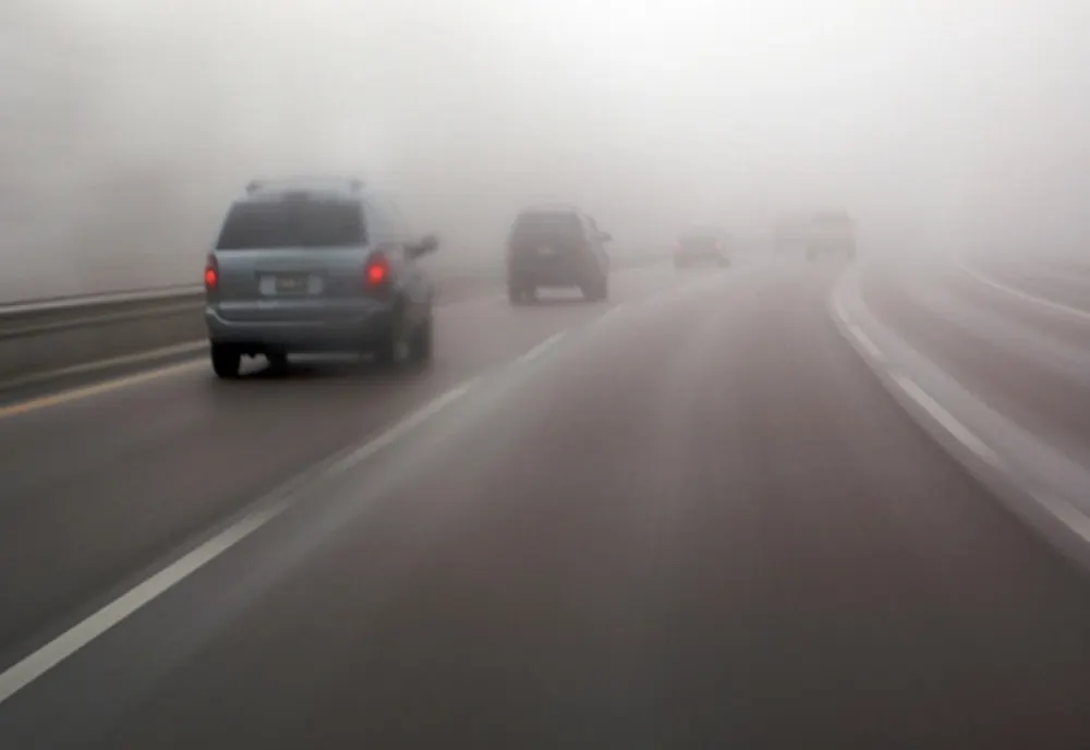 Atenţie şoferi! Cod Galben de ceaţă în Gorj, Dolj, Vâlcea şi Argeş