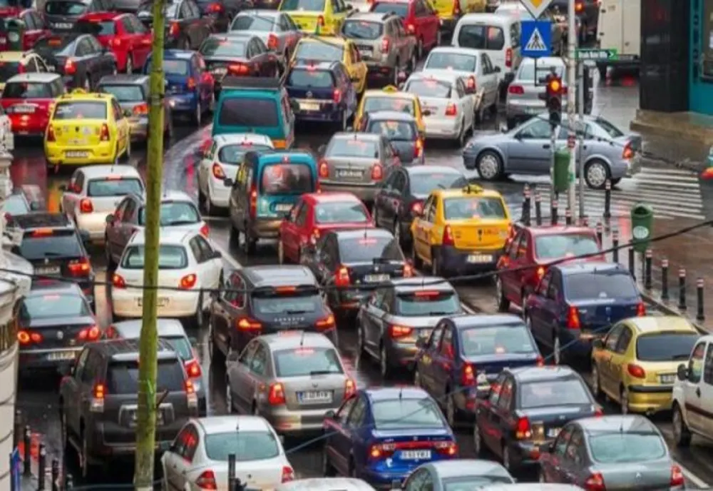 Traficul a revenit la valori normale pe DN 1, cu excepția zonei Sinaia
