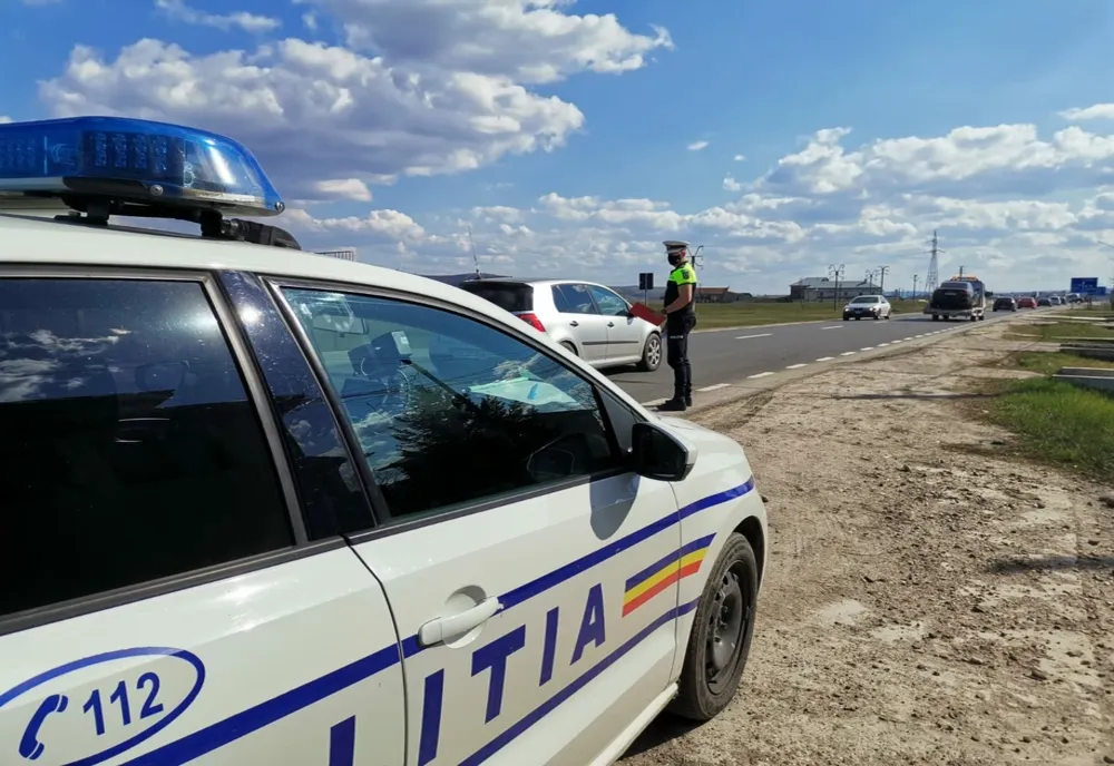 A derapat din cauza nisipului şi a ajuns în şanţ