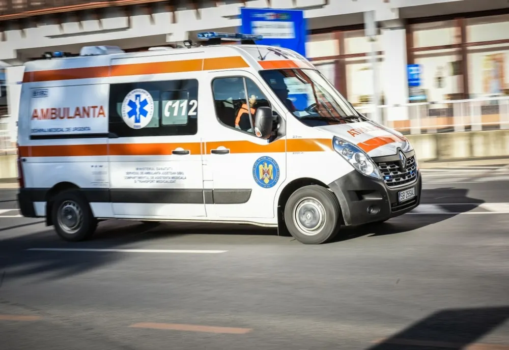 O profesoară în vârstă de 60 de ani, din Câmpulung Muscel, a decedat la şcoală