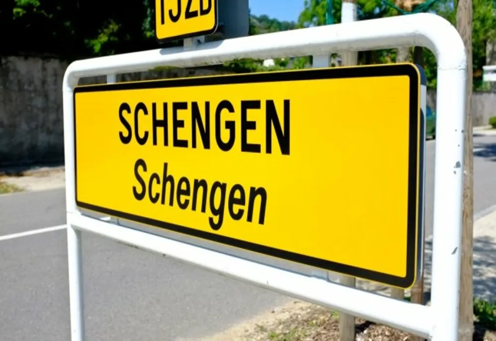 Sondaj INSCOP. Pe cine dau vina românii pentru faptul că nu am fost primiți în Schengen