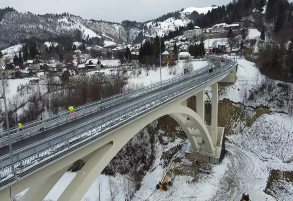 Podul Dâmboviţei a fost deschis circulației. Este cel mai lung pod în arc din România și face legătura între Argeș și Brașov 
