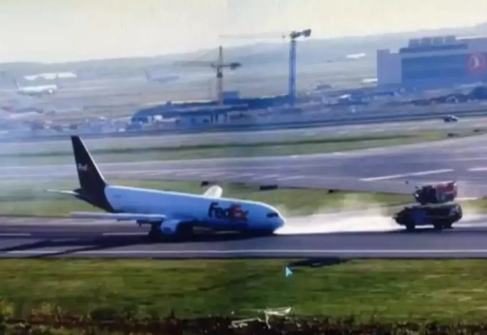 Aterizare forțată a unui Boeing 763 pe aeroportul din Istanbul - VIDEO