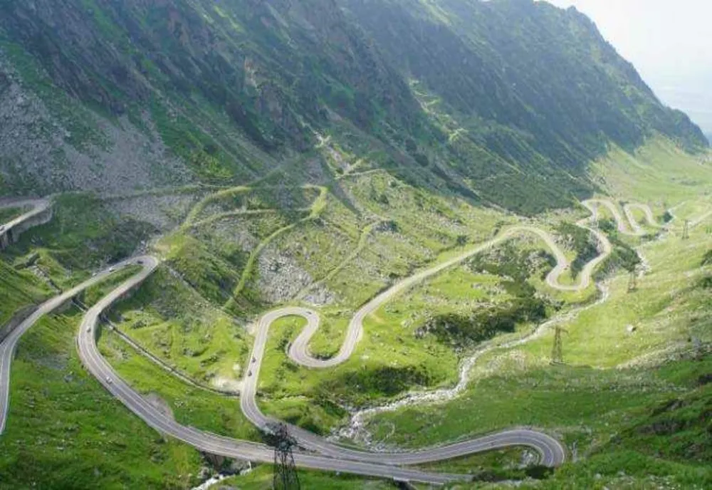 RESTRIȚII DE CIRCULAȚIE PE TRANSFĂGĂRĂȘAN PENTRU FILMĂRI ARTISTICE