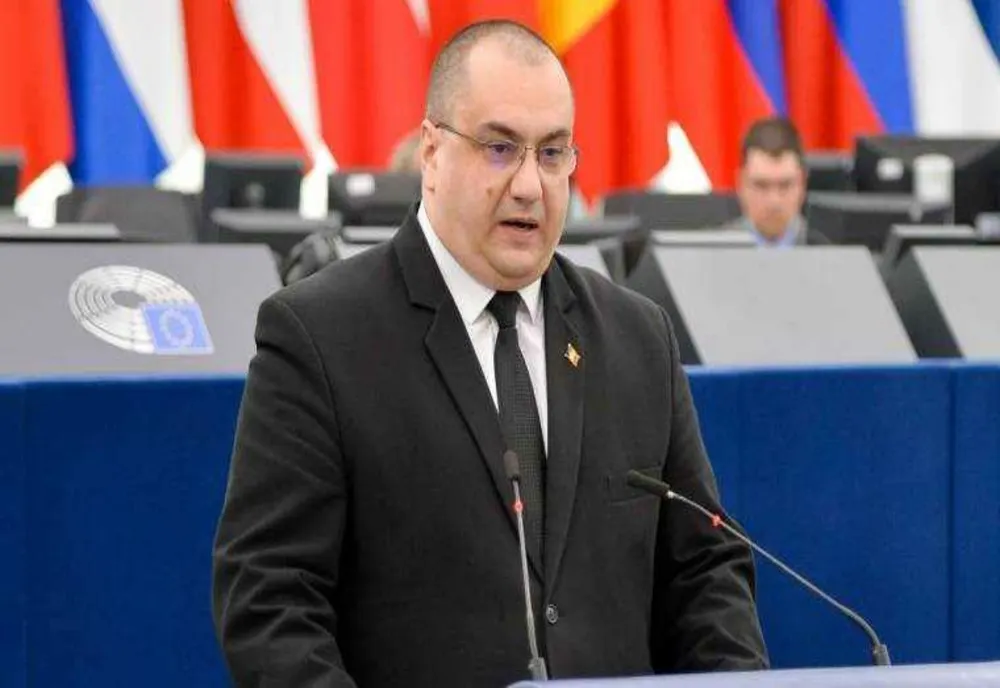 EUROPARLAMENTARUL CRISTIAN TERHEȘ SE RUPE DE AUR ȘI VIZEAZĂ ALEGERILE PREZIDENȚIALE