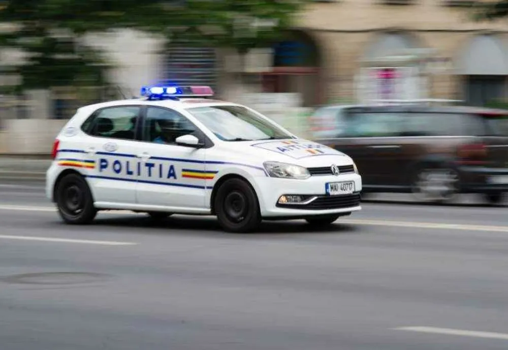 CONDUCEA CU VITEZĂ EXCESIVĂ: TÂNĂRUL CARE A ÎNCERCAT SĂ ÎȘI IMPRESIONEZE PRIETENII