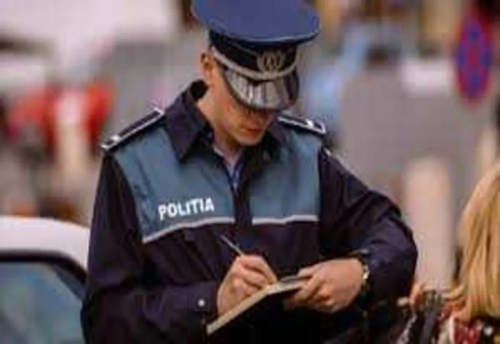 BARBAT DIN AREFU, DEPISTAT SUB INFLUENȚA ALCOOLULUI ÎN TIMP CE CONDUCEA