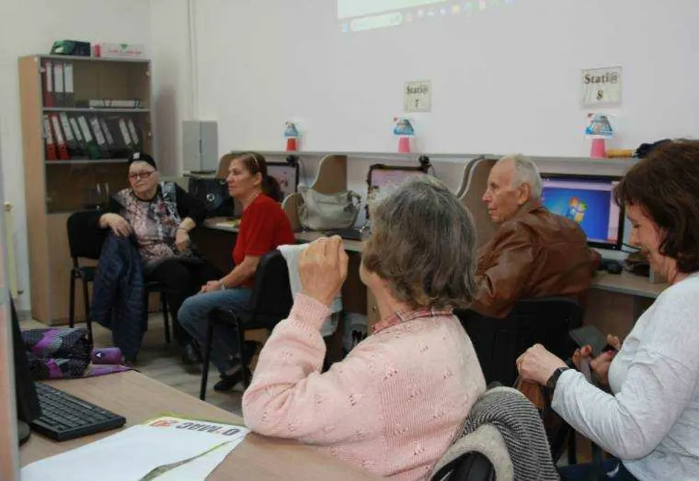 EDUCAȚIE DIGITALĂ PENTRU SENIORI ÎN ROMÂNIA