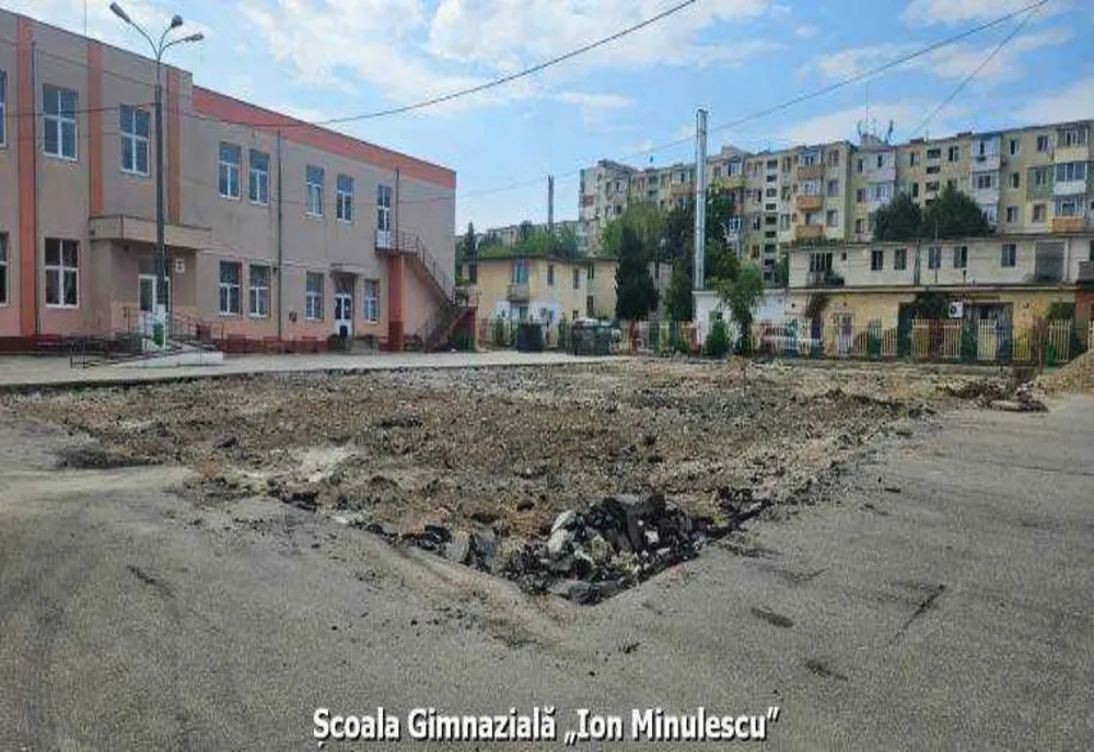 CONSTRUCȚIE TERENURI DE SPORT MULTIFUNCȚIONALE ÎN ȘCOLILE DIN PITEȘTI