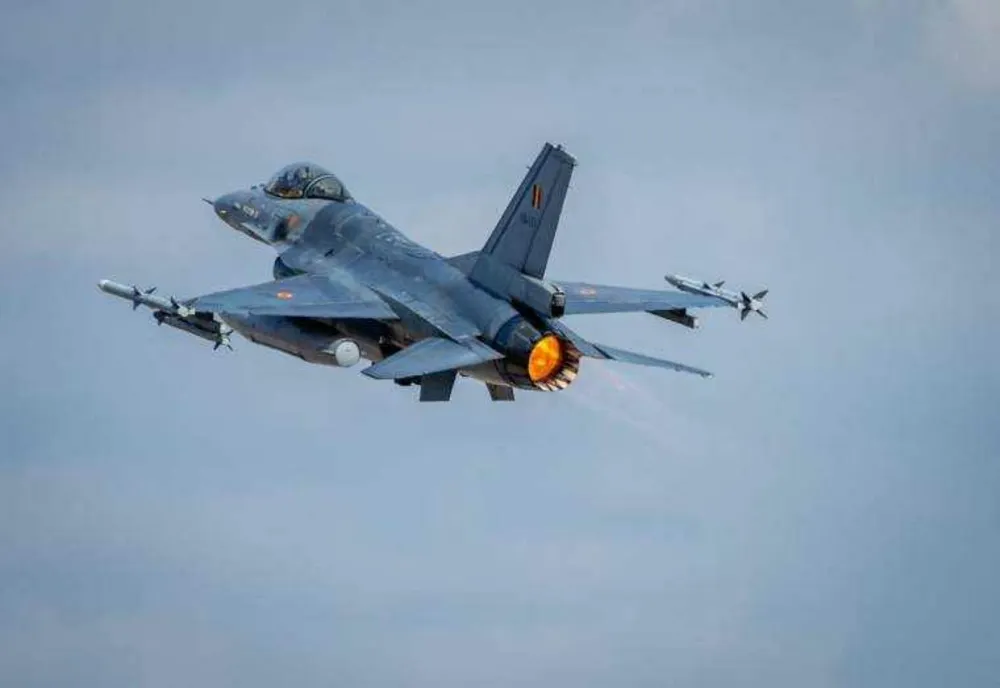 Piloții Ucraineni Antrenează pe Avioanele F16, Anunță Ministrul Apărării din Ucraina